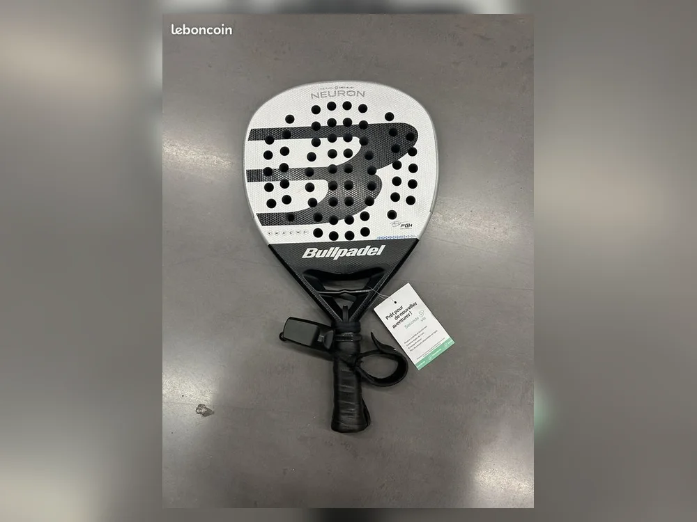 Foto de cliente de Bullpadel Neuron 25